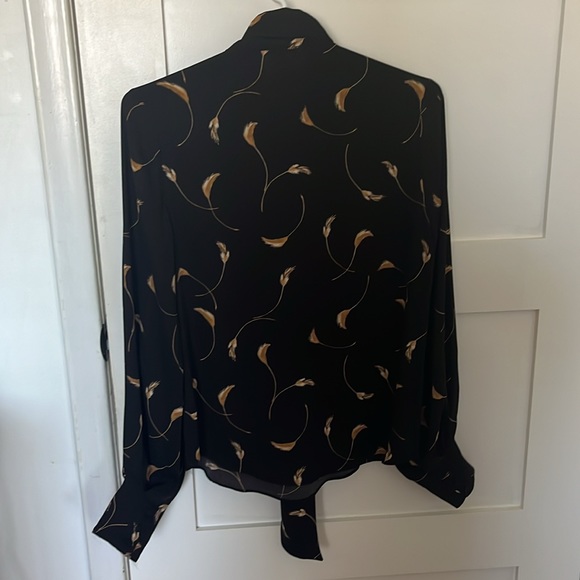 RW & Co. Blouse with Bowtie Neckline - Picture 5 of 5